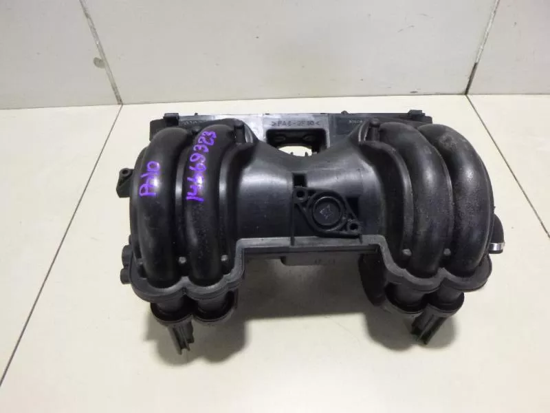 Впускной коллектор ST301330 Впускной коллектор ST301330