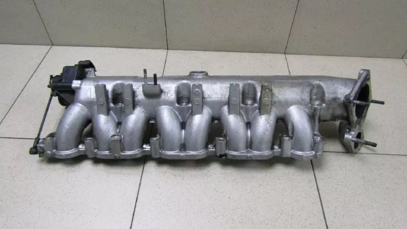 Впускной коллектор ST302984 Впускной коллектор ST302984