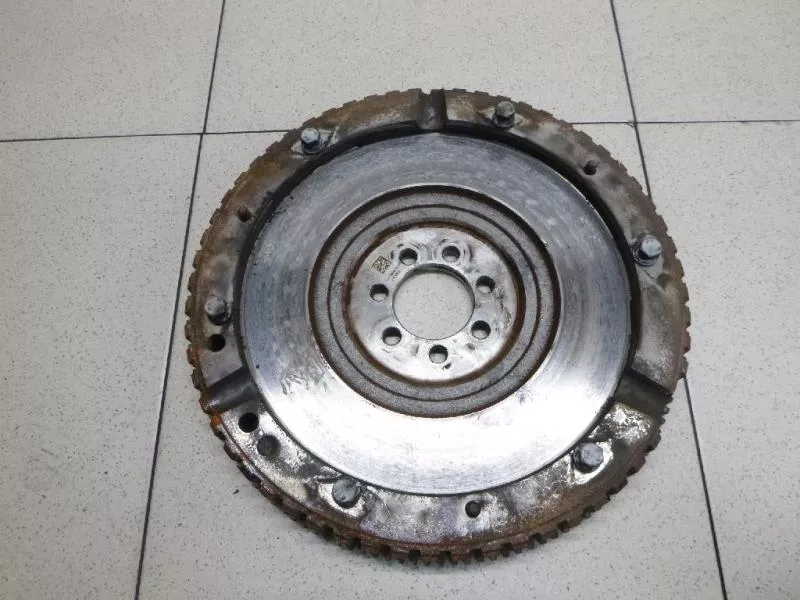 Маховик двигателя BS266976