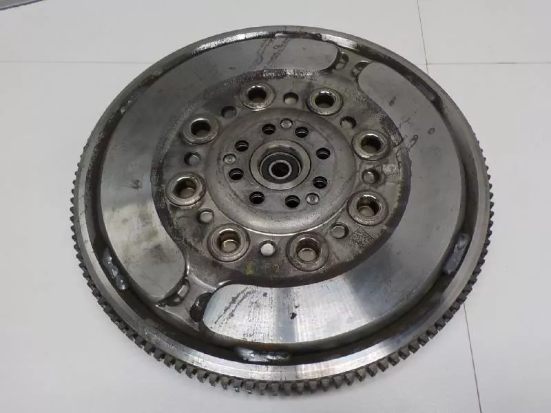 Маховик двигателя BS267655