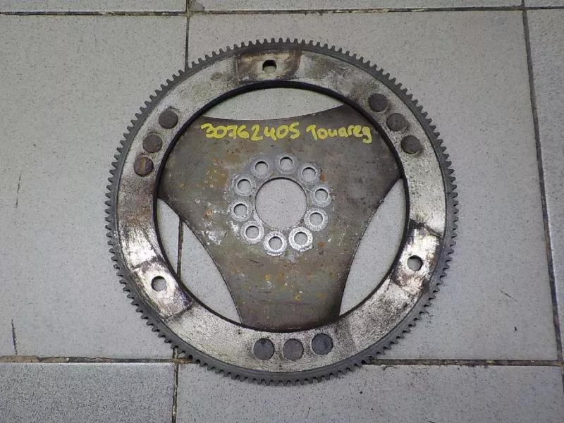 Маховик двигателя BS264515