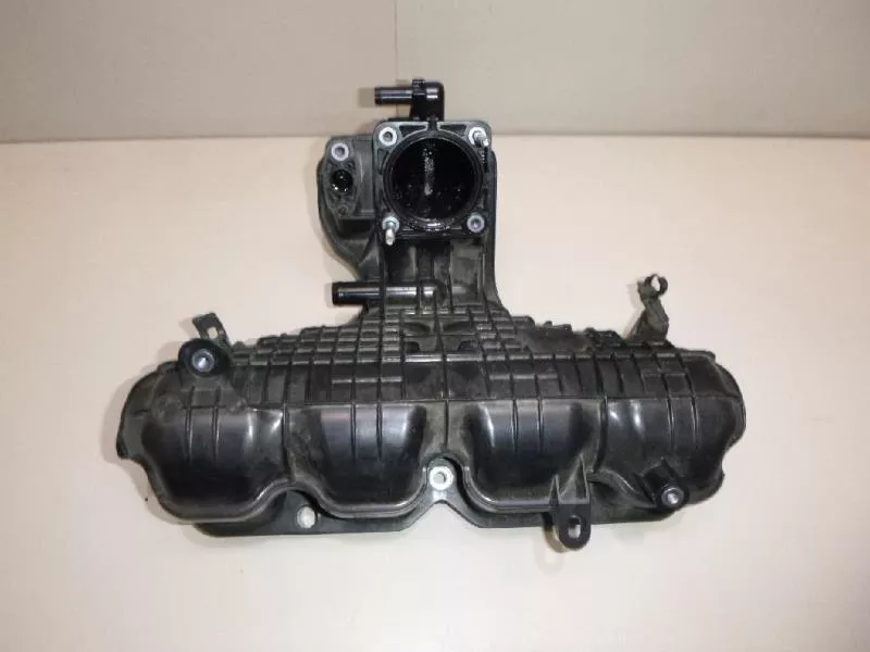 Впускной коллектор ST302693 Впускной коллектор ST302693