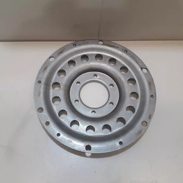 Маховик двигателя BS264858