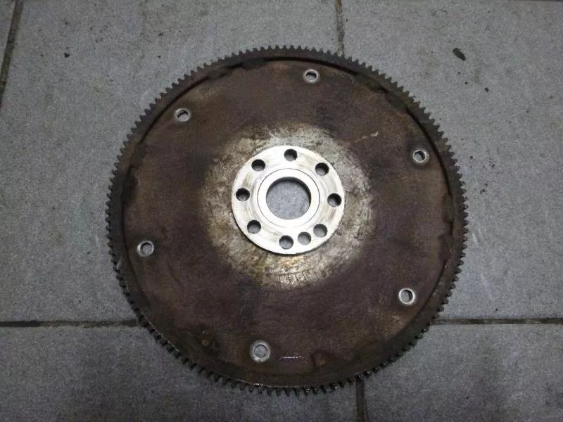 Маховик двигателя BS264778