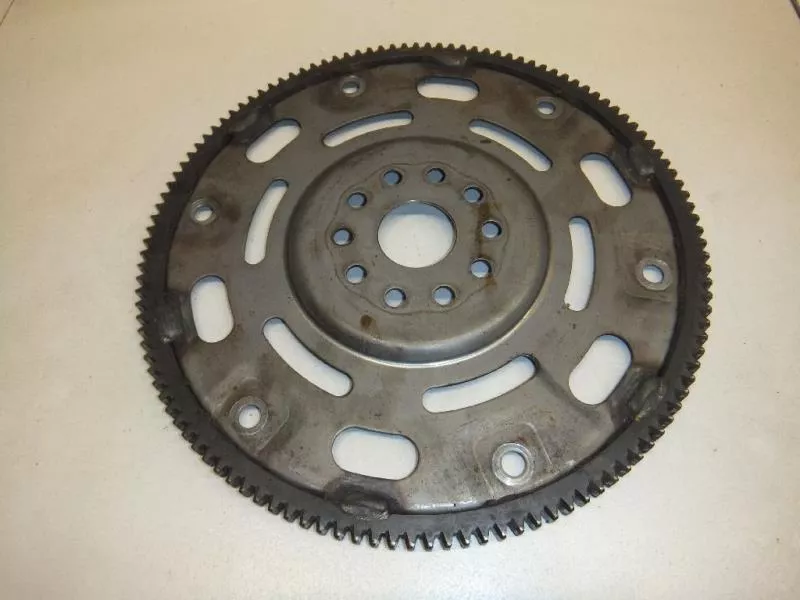 Маховик двигателя BS266106