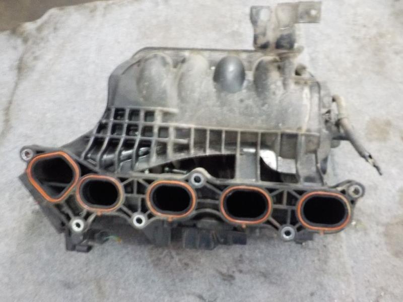 Впускной коллектор ST297823 Впускной коллектор ST297823