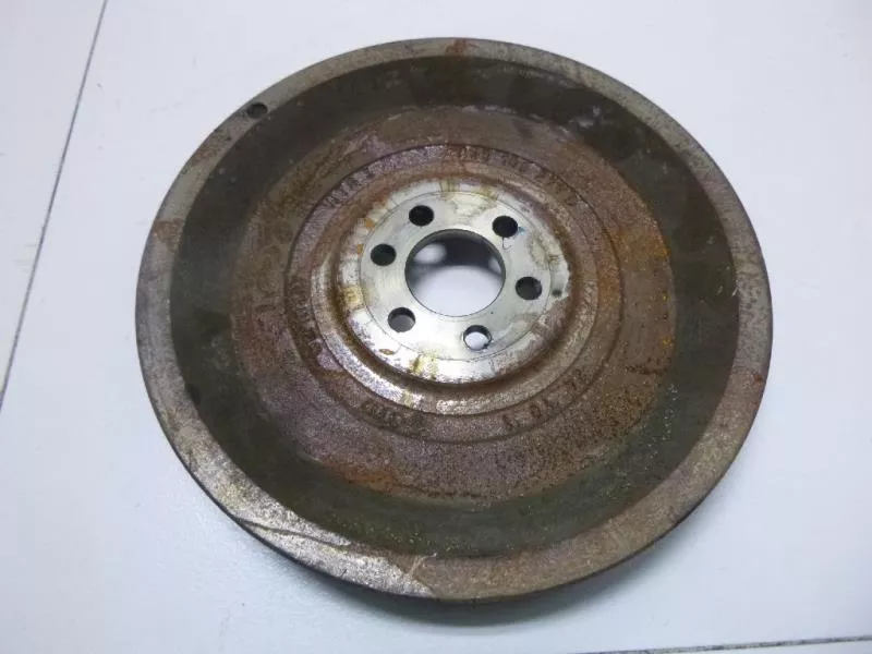 Маховик двигателя BS264647