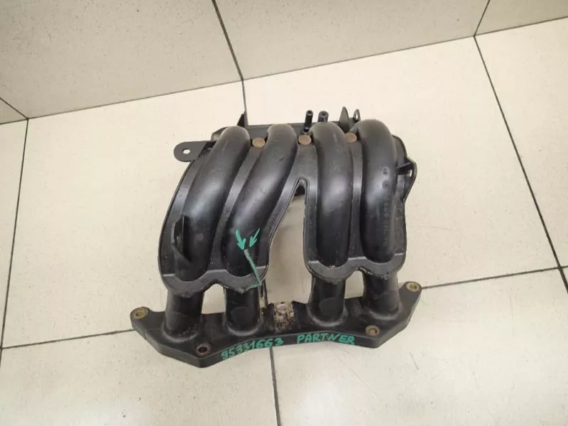 Впускной коллектор ST301762 Впускной коллектор ST301762