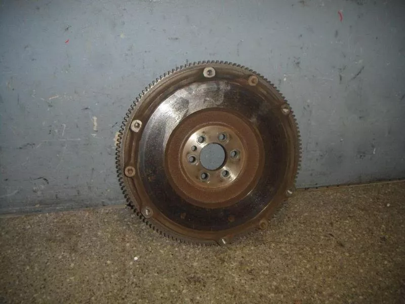 Маховик двигателя BS264973