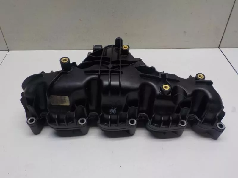 Впускной коллектор ST302377 Впускной коллектор ST302377