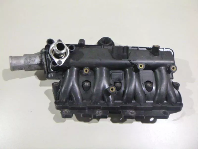 Впускной коллектор ST301450 Впускной коллектор ST301450