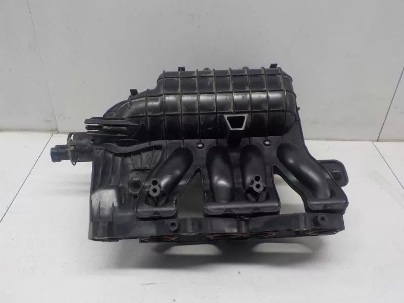 Впускной коллектор ST301079 Впускной коллектор ST301079