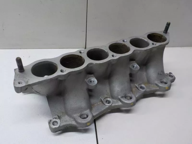 Впускной коллектор ST302069 Впускной коллектор ST302069