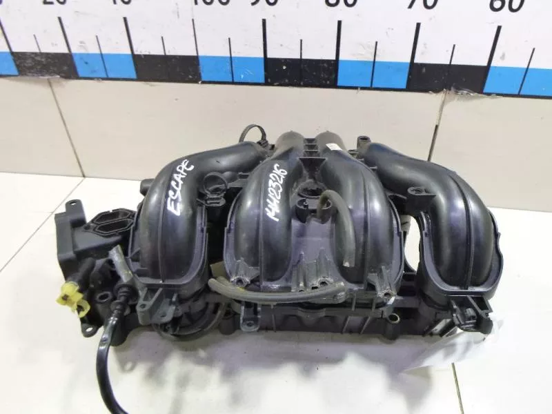 Впускной коллектор ST303104 Впускной коллектор ST303104