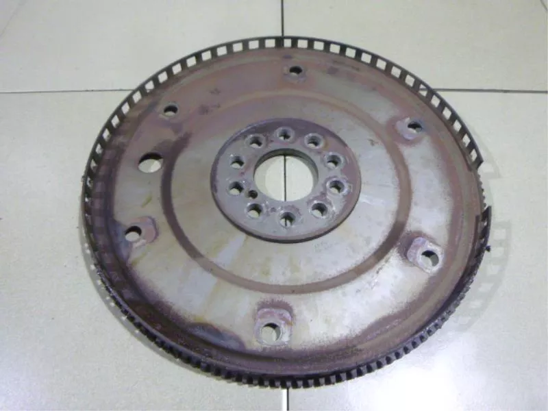 Маховик двигателя BS265078