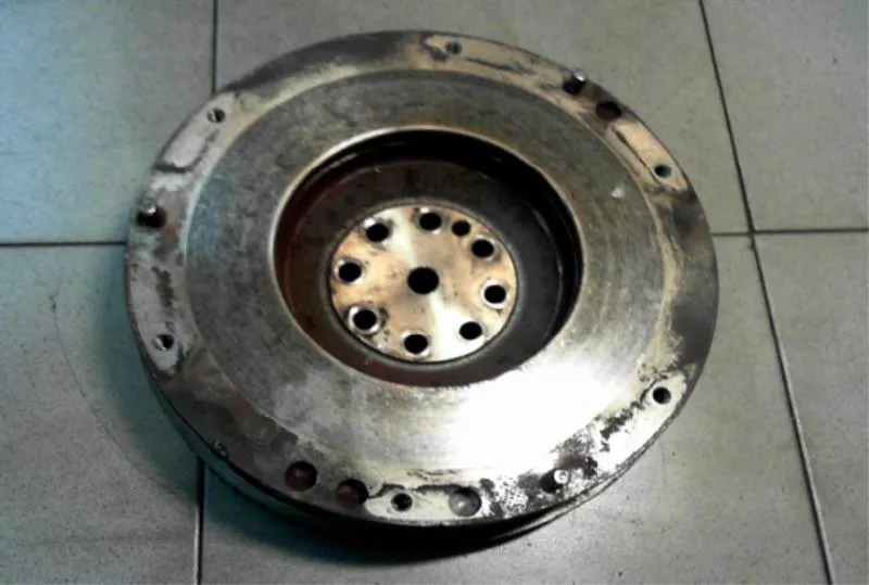 Маховик двигателя BS263721