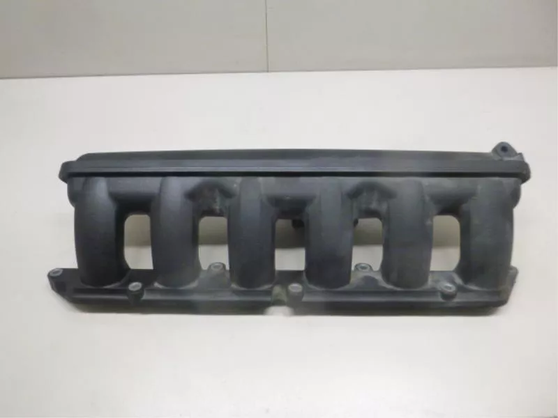 Впускной коллектор ST302095 Впускной коллектор ST302095