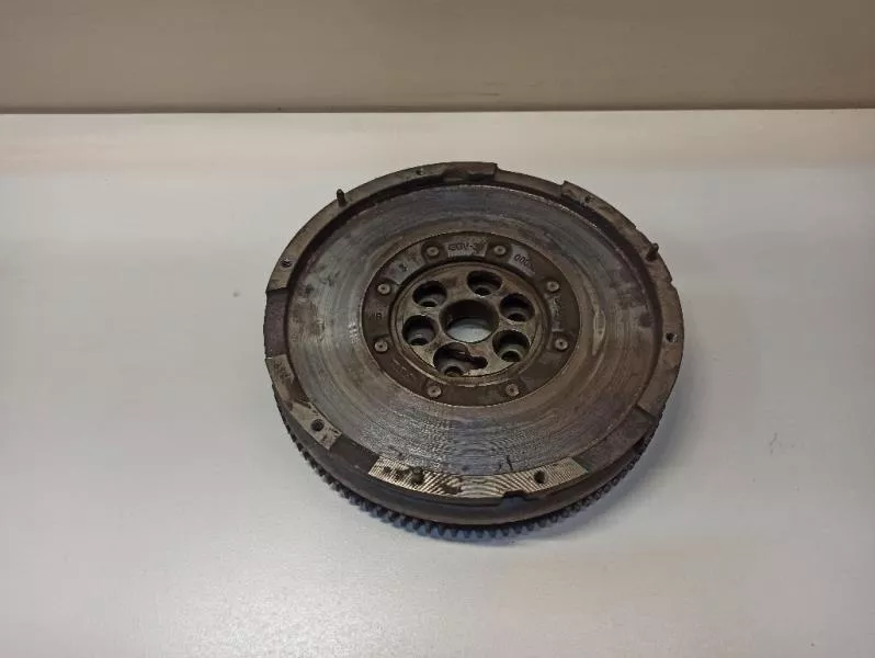 Маховик двигателя BS265729