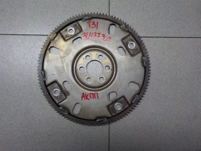 Маховик двигателя BS266567