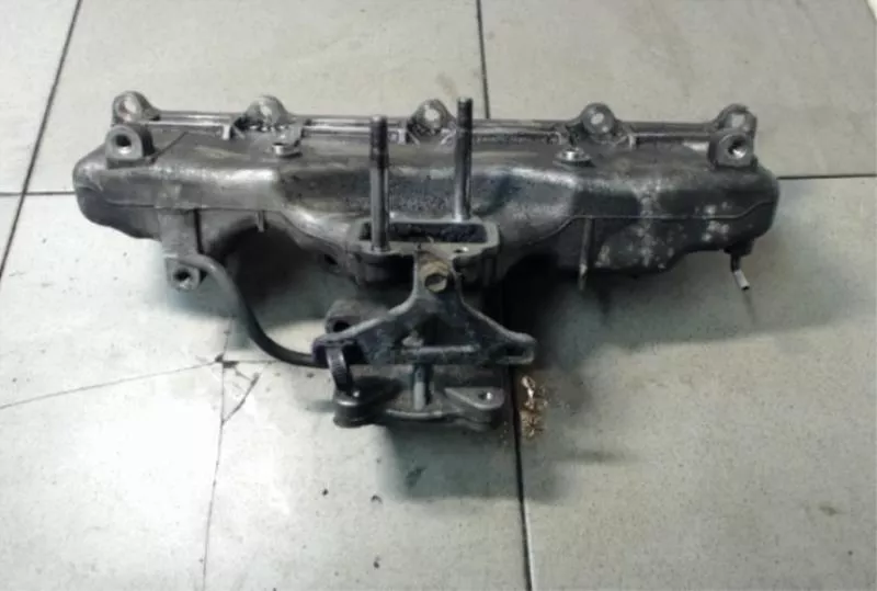 Впускной коллектор ST300375 Впускной коллектор ST300375