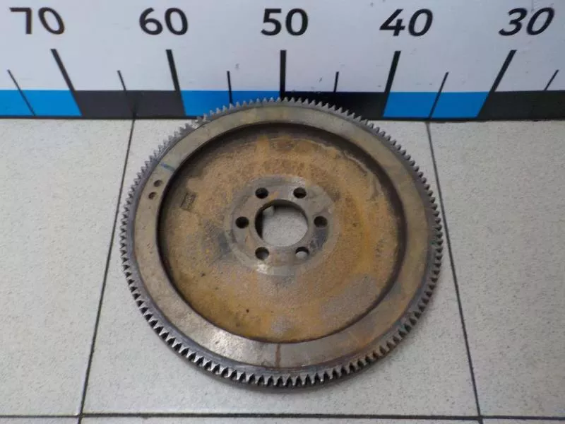 Маховик двигателя BS267093