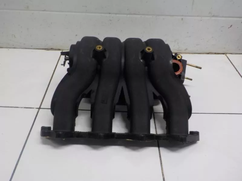 Впускной коллектор ST301178 Впускной коллектор ST301178