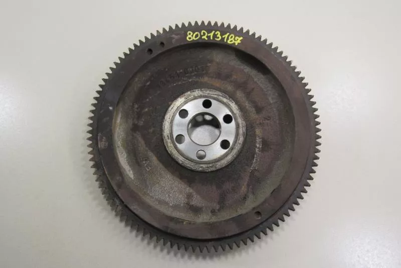 Маховик двигателя BS264687