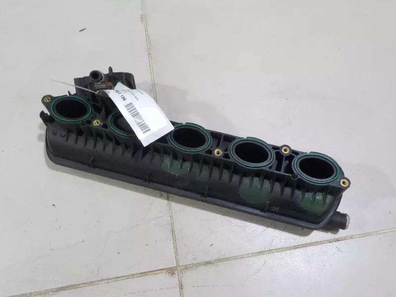 Впускной коллектор ST301438 Впускной коллектор ST301438