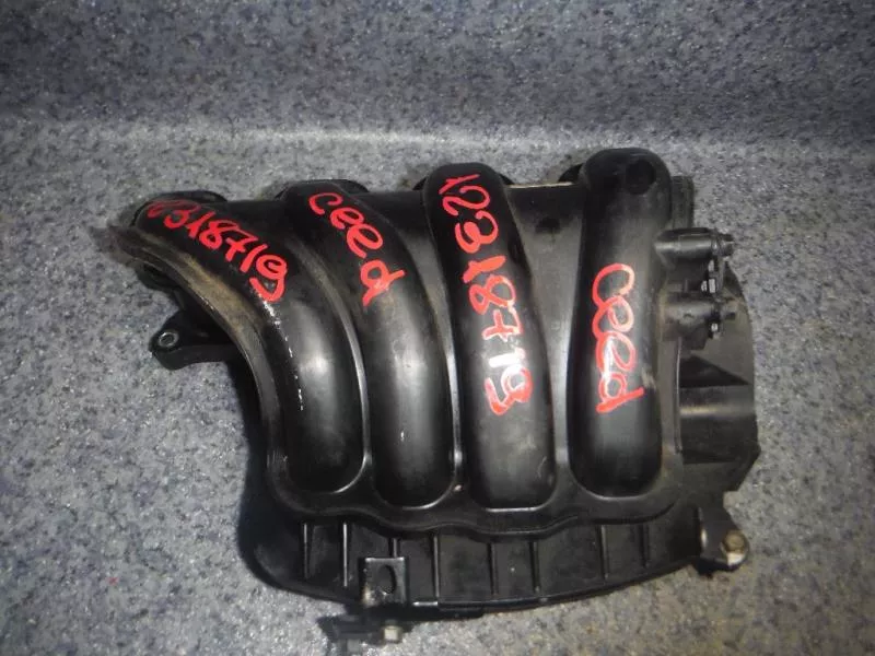 Впускной коллектор ST301812 Впускной коллектор ST301812