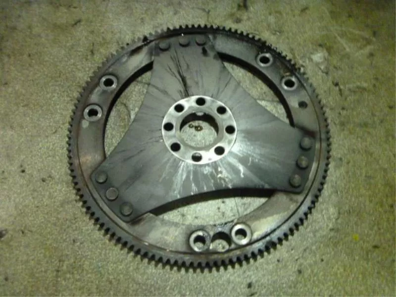 Маховик двигателя BS263458