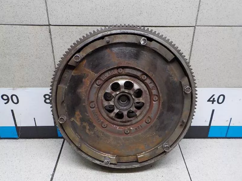 Маховик двигателя BS267654