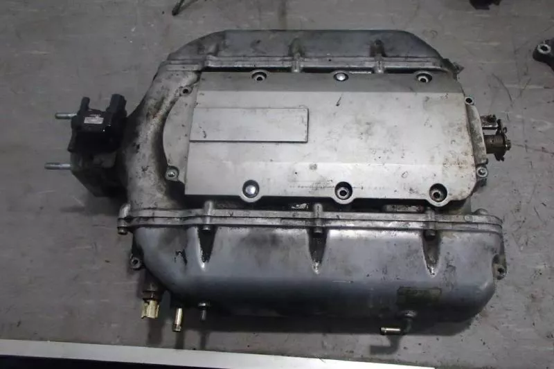 Впускной коллектор ST302521 Впускной коллектор ST302521