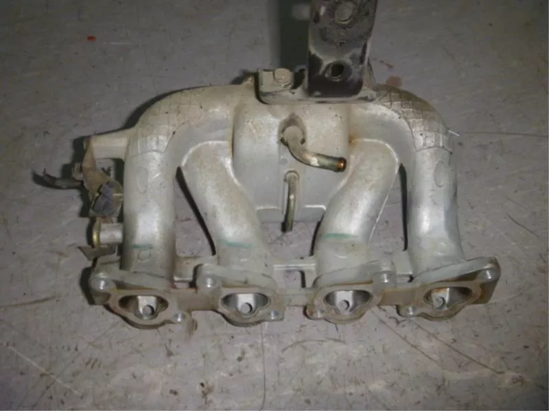 Впускной коллектор ST301174 Впускной коллектор ST301174