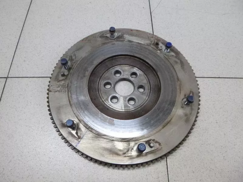 Маховик двигателя BS266928