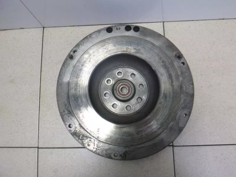 Маховик двигателя BS264208