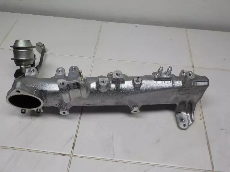 Впускной коллектор ST303135 Впускной коллектор ST303135