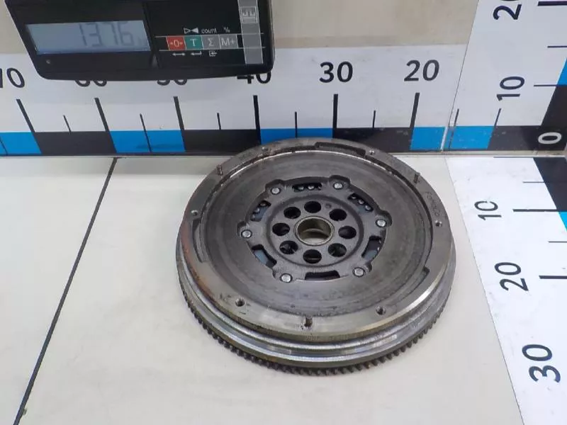 Маховик двигателя BS267552