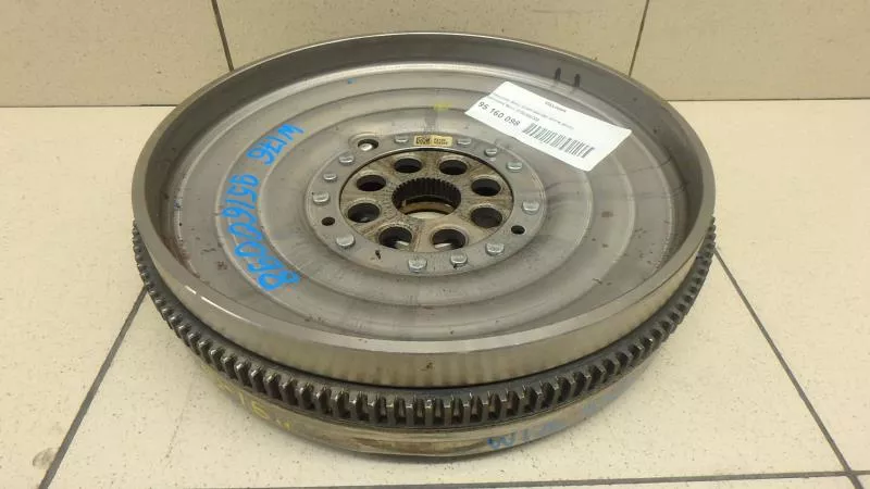 Маховик двигателя BS267969