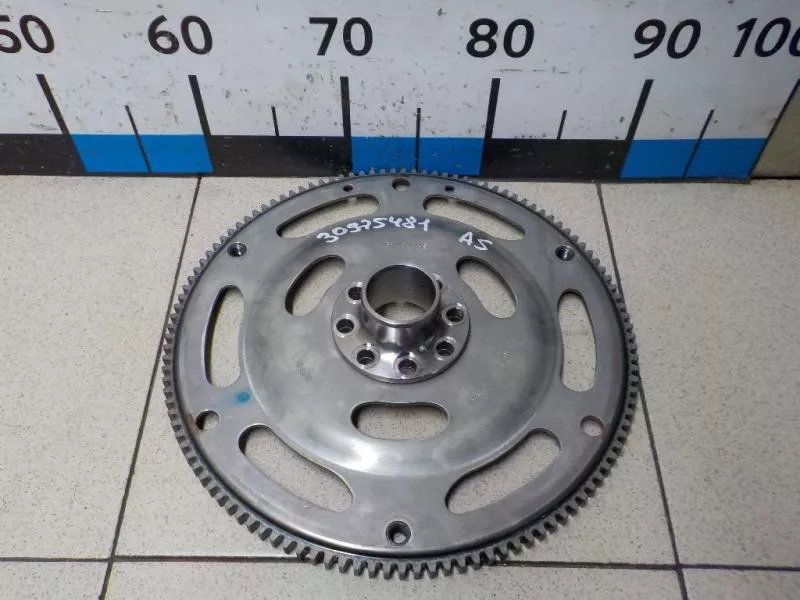 Маховик двигателя BS267085