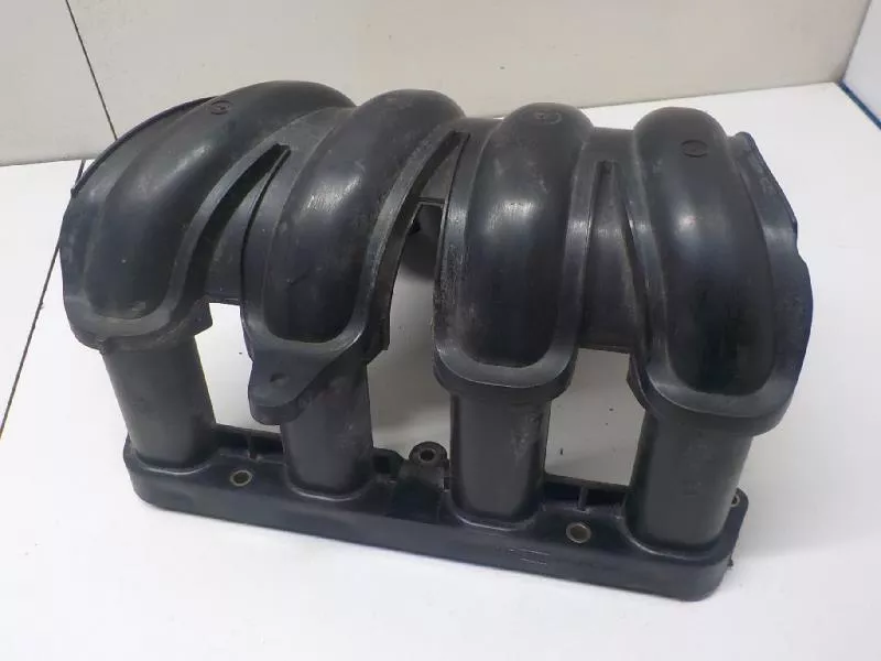 Впускной коллектор ST299704 Впускной коллектор ST299704