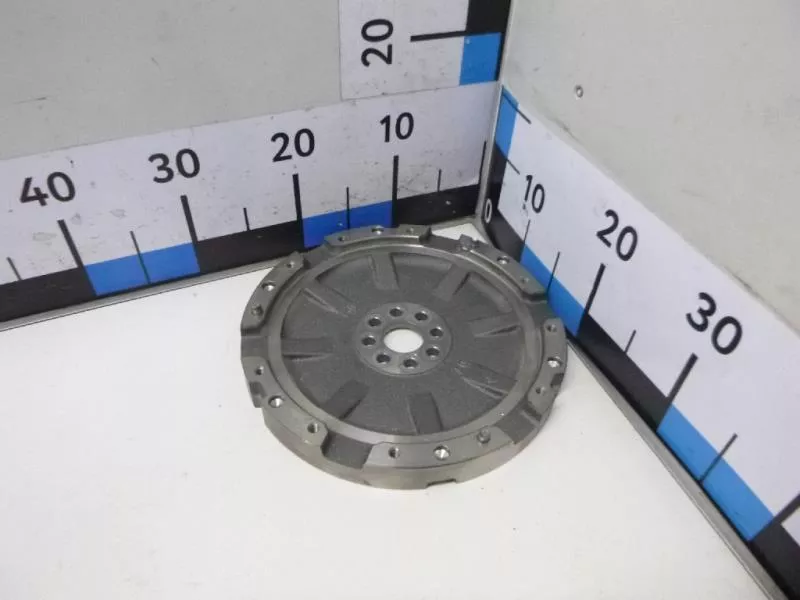 Маховик двигателя BS266089