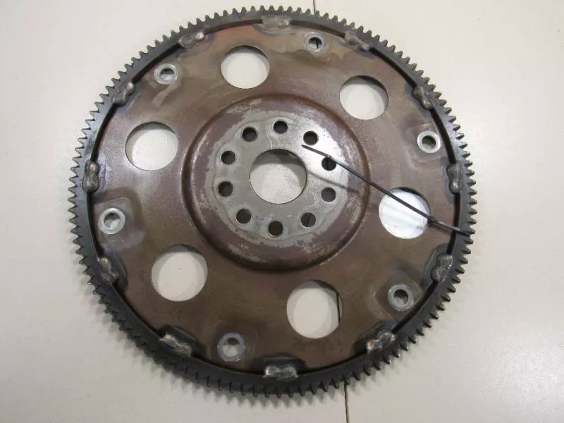 Маховик двигателя BS266105