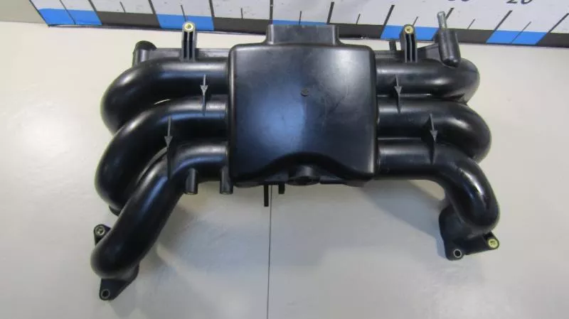 Впускной коллектор ST301758 Впускной коллектор ST301758