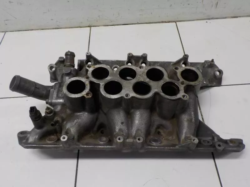 Впускной коллектор ST302437 Впускной коллектор ST302437