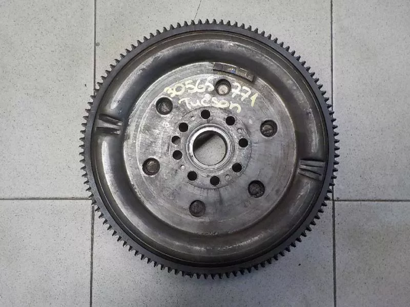 Маховик двигателя BS267443