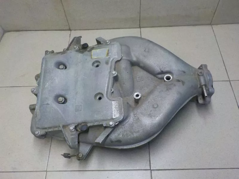 Впускной коллектор ST302776 Впускной коллектор ST302776