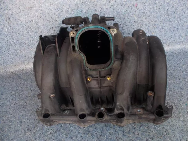 Впускной коллектор ST300895