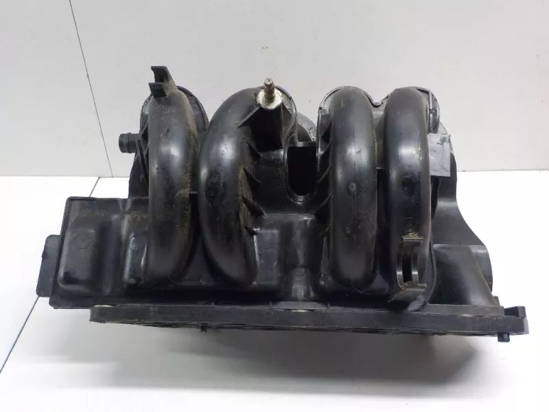 Впускной коллектор ST302359