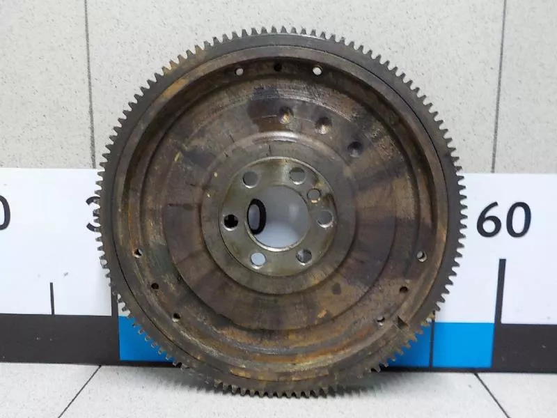 Маховик двигателя BS264627