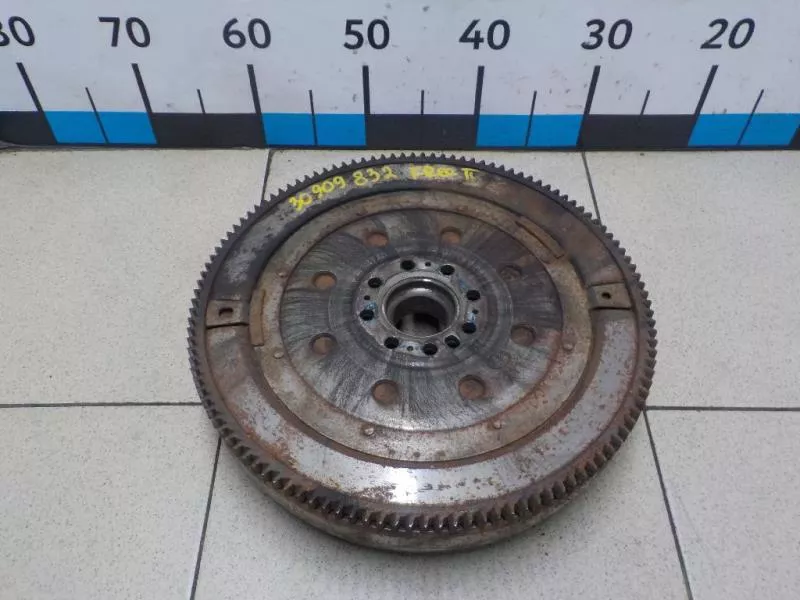 Маховик двигателя BS267331